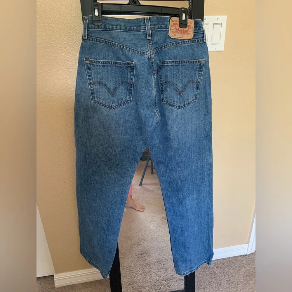 Levi's Men's Straight fit 501 Blue Jeans - Picture 2 of 6
